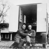 Två radiooperatörer vid Malmen 1923